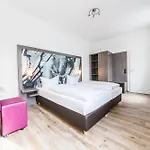 Arthotel Szálloda